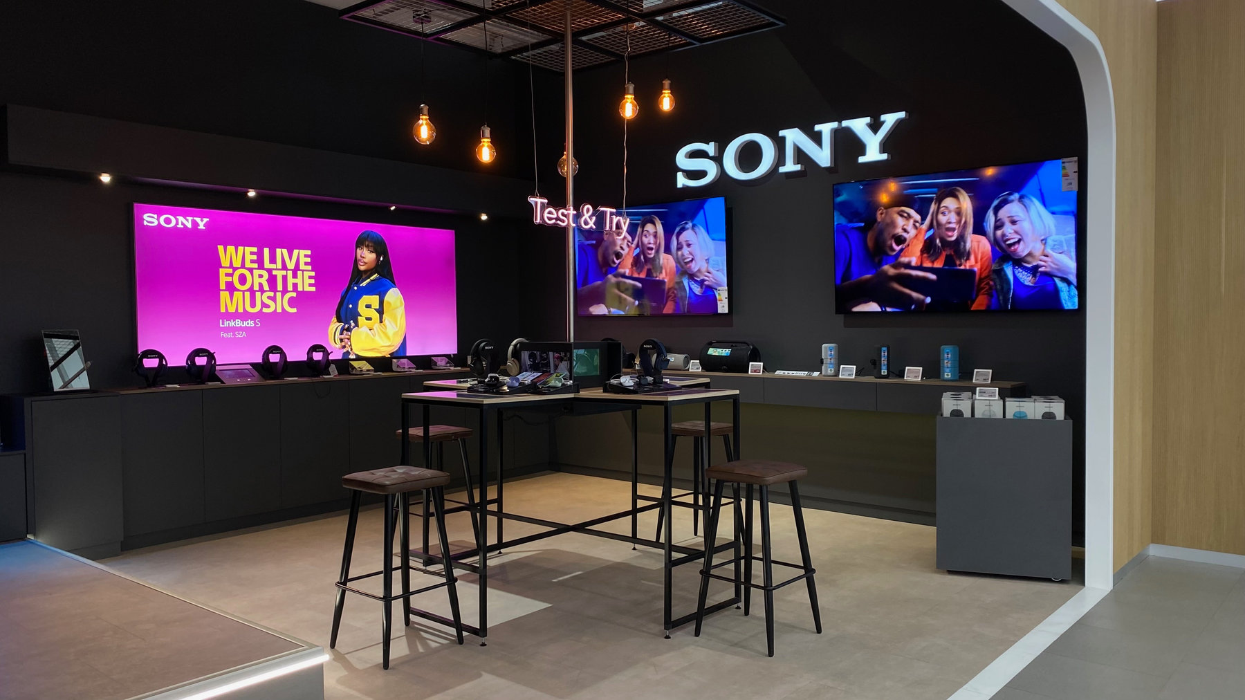 SONY Lounge Saturn Hamburg